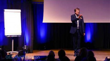 GEDANKENtanken: Michael Rossié mit „Präsentieren ist wie flirten mit ganz vielen“